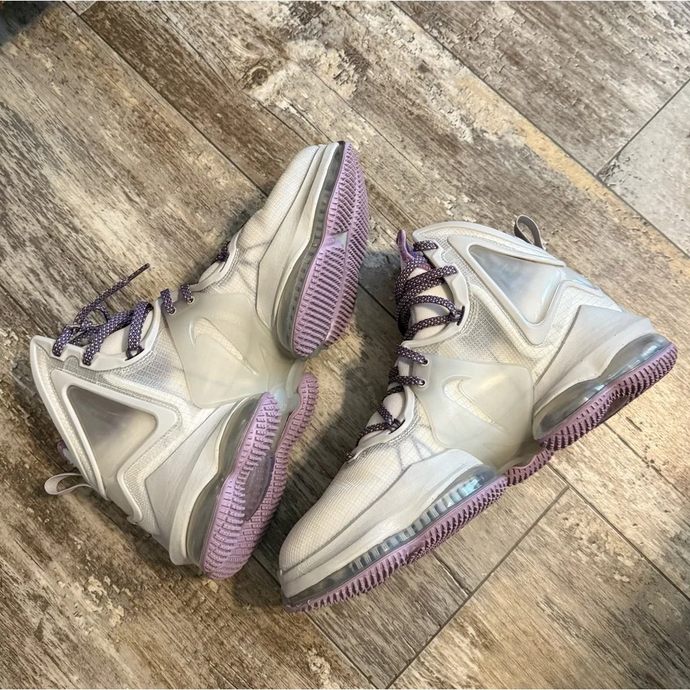 Men’s Nike LeBron 19 Strive for Greatness Gray/Purple Sneakers 10.5 - Picture 2 of 6